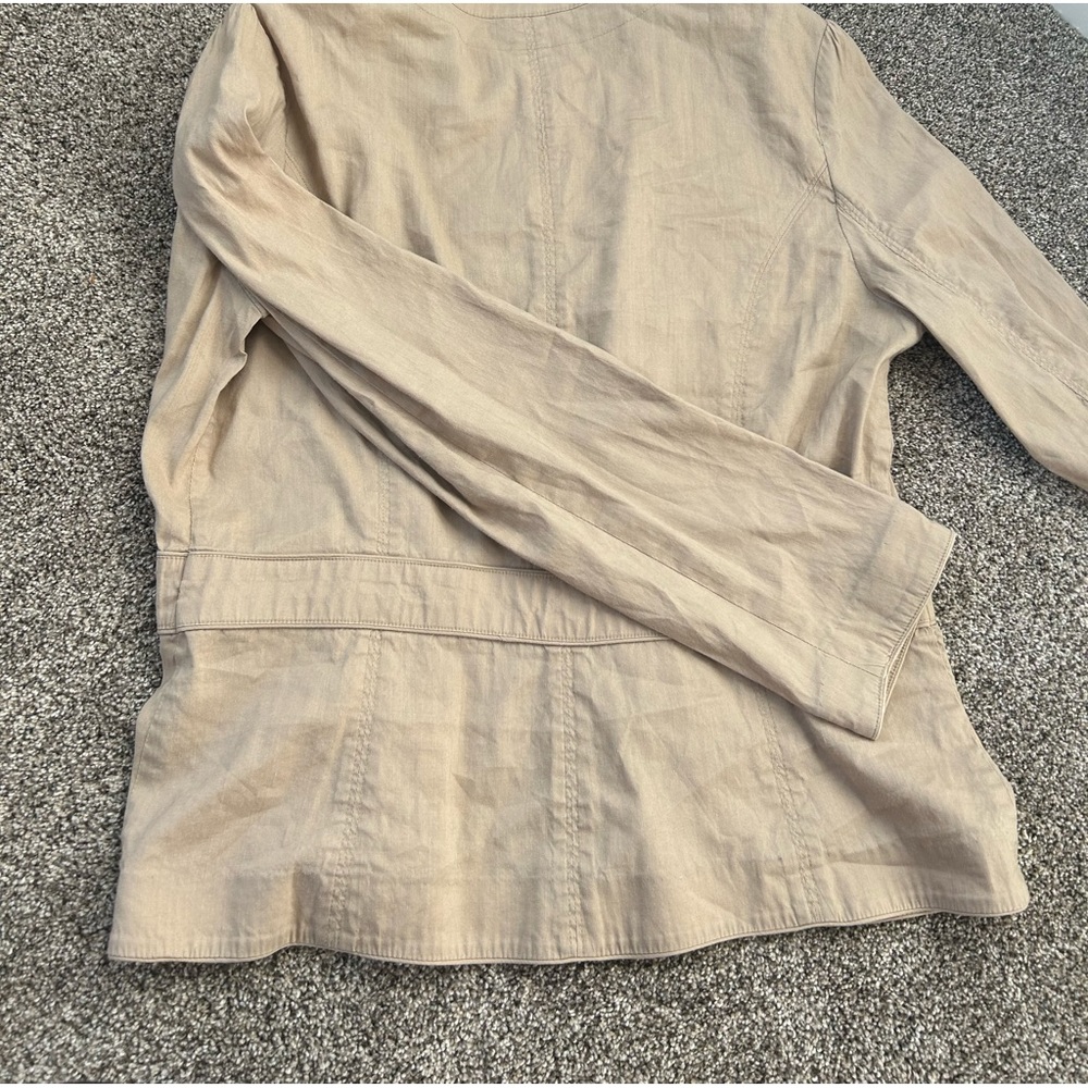 Tan jacket - Picture 2 of 7